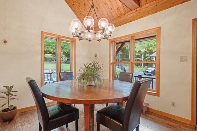 Building Photo - 588 Granite Lake Rd