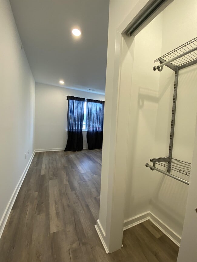 Building Photo - 667 N 52nd St