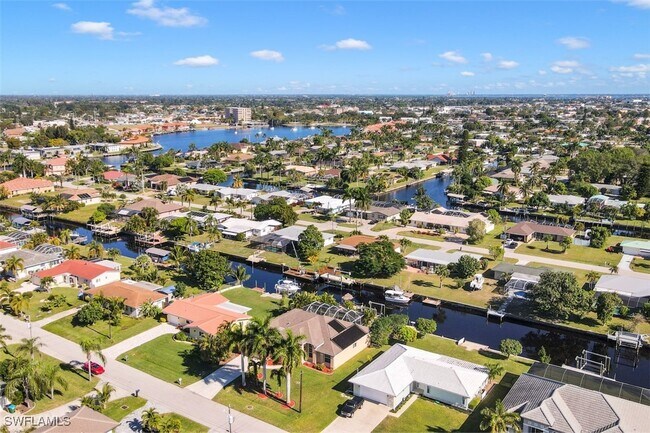 Building Photo - 5251 Tamiami Ct