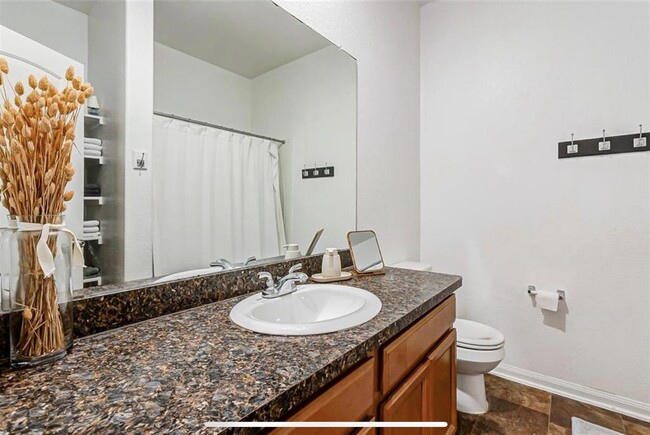 Building Photo - 10750 Nyla Spring St