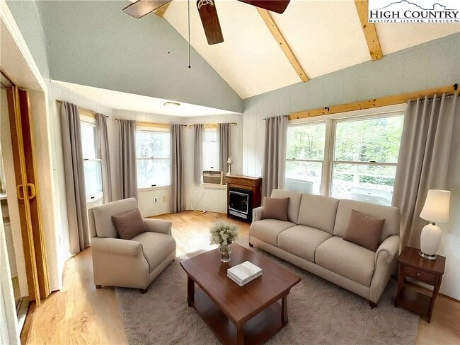 Building Photo - 252 Trillium Rd