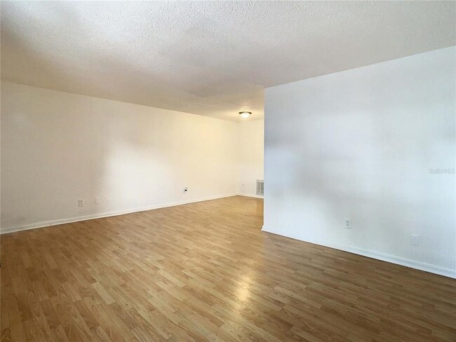 Building Photo - 9115 Tudor Dr