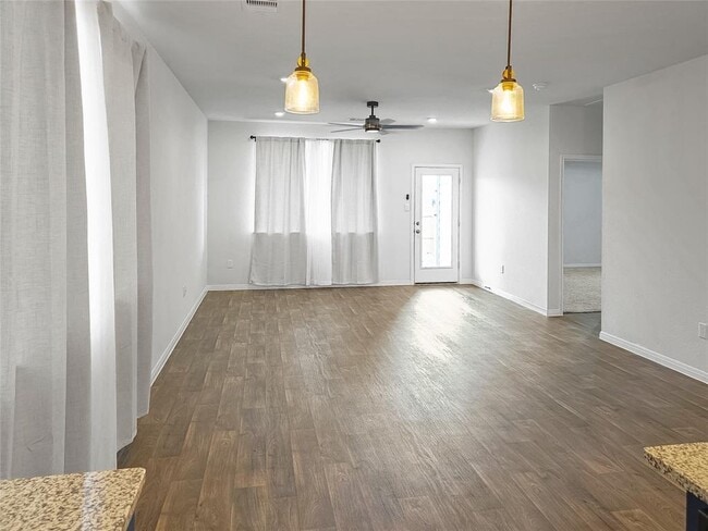 Building Photo - 410 Inks Ln