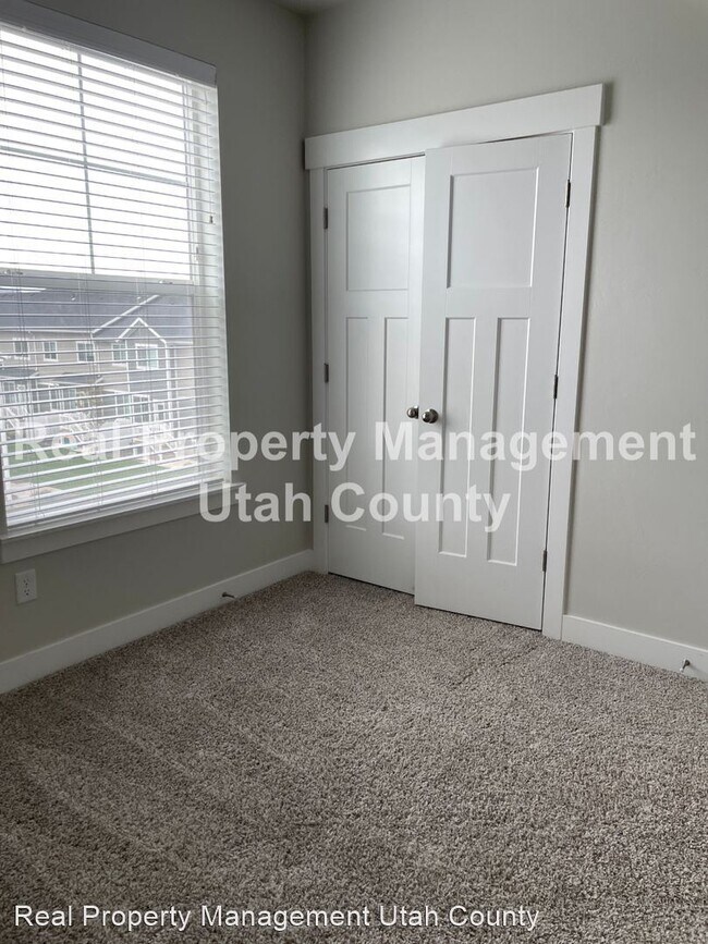 Building Photo - 3 br, 2 bath House - 3694 W 1800 N #V303