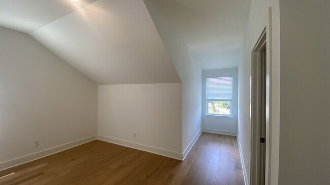 Building Photo - 335 Sophia Rain Dr