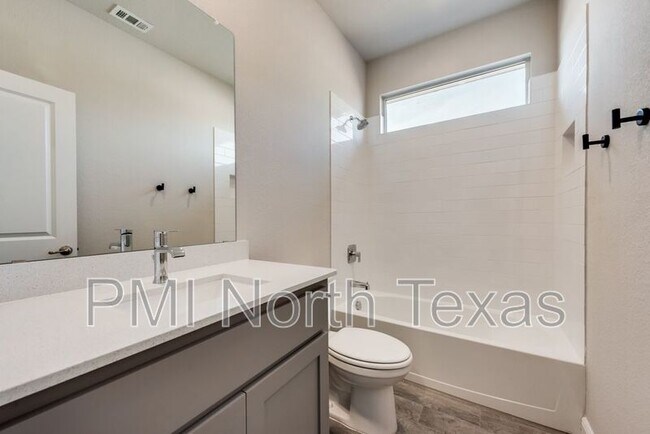 Building Photo - 1404 El Cerrito Ln