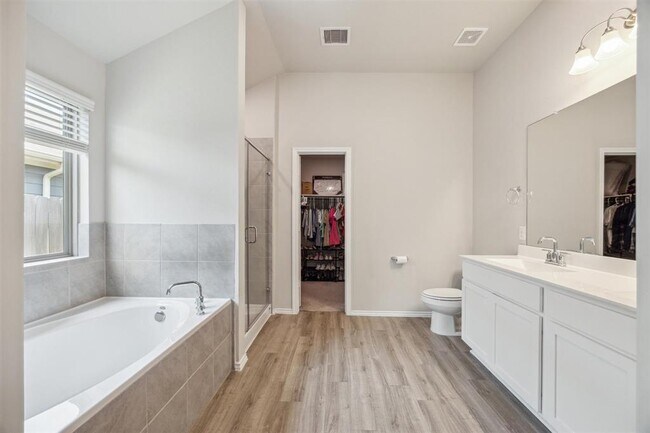Building Photo - 6414 Fiddlewood Thicket Ln