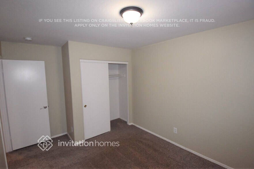 Building Photo - 8134 W Hilton Ave