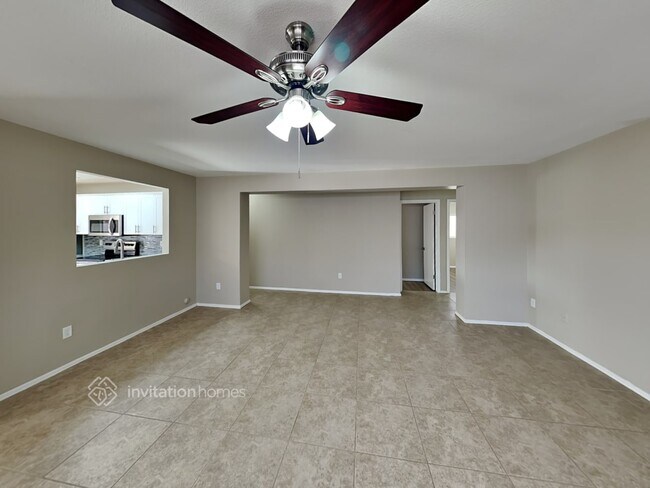 Building Photo - 1034 S Somerset