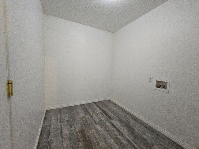 Building Photo - 13307 W Satinleaf Dr