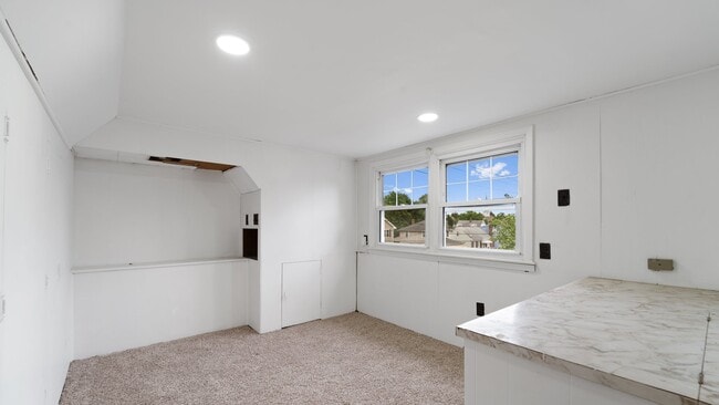 Building Photo - 16 Boxwood Rd