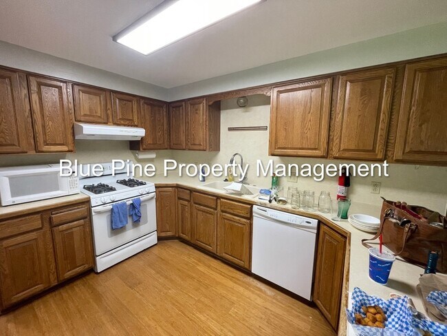 Building Photo - 505 Sykes Dr