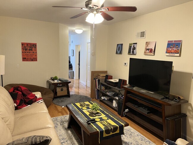 Building Photo - 3418 N Seminary Ave