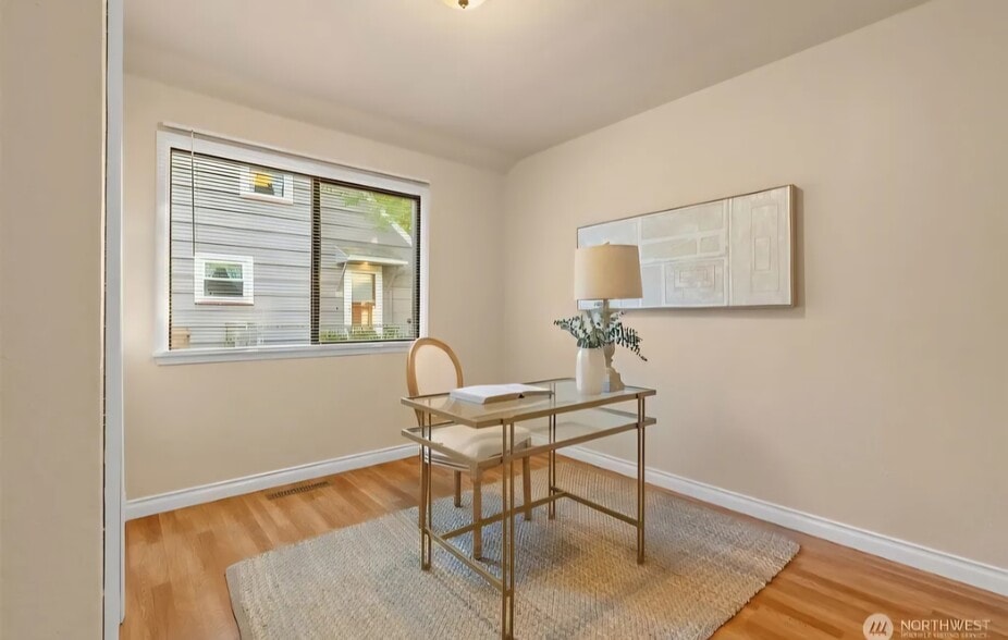 Building Photo - 3734 S Ainsworth Ave