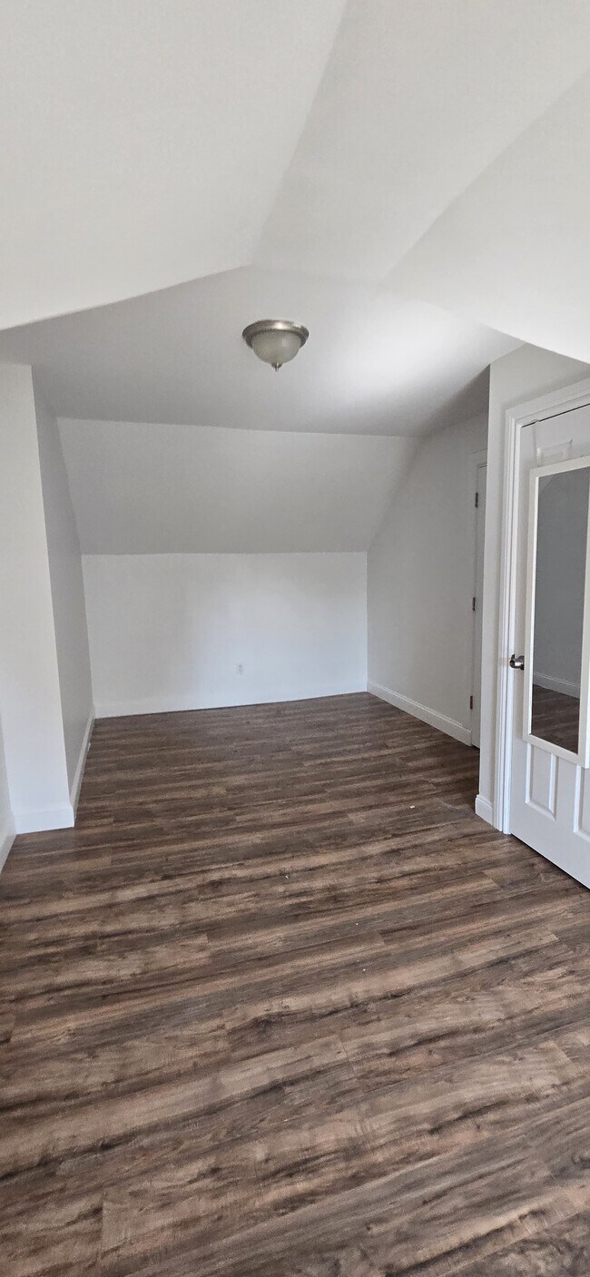 Building Photo - 214 N State St