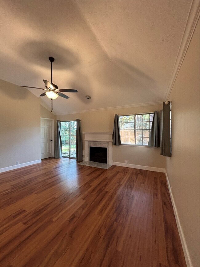 Building Photo - 5007 Pine Prairie Ln