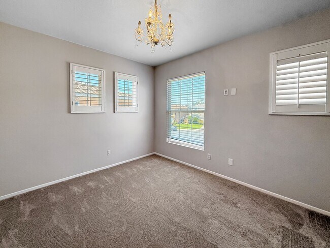 Building Photo - Beautiful 4BR + Office / 3BA Home in Prime...