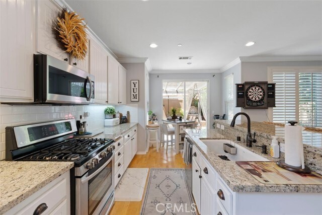 Building Photo - 16845 Primrose Ln