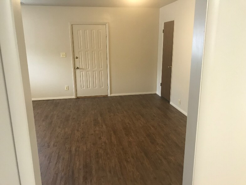 Building Photo - 294 N 300 W