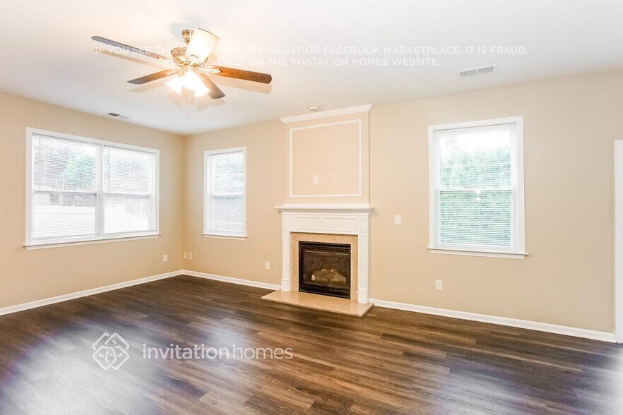 Building Photo - 3302 Streamside Dr