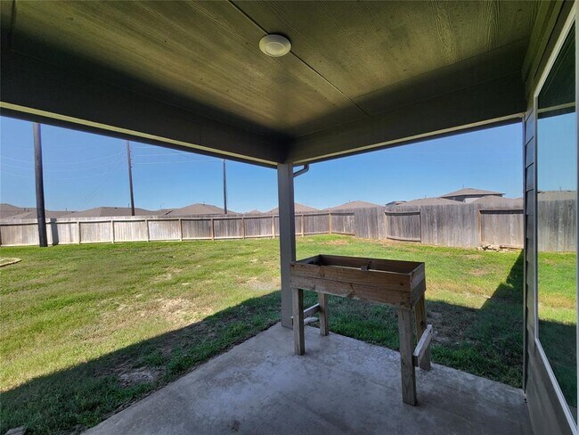 Building Photo - 14503 Rain Tree Dr