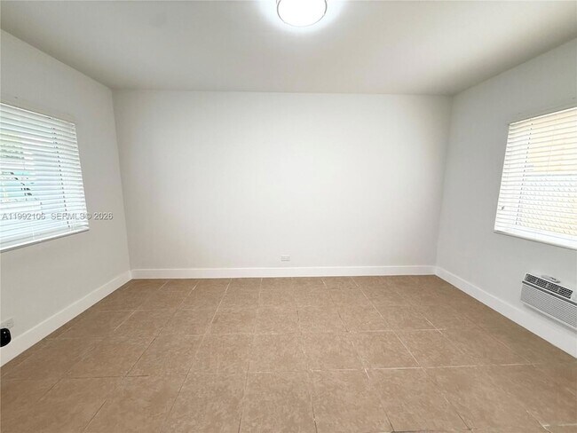 Building Photo - 2213 Madison St