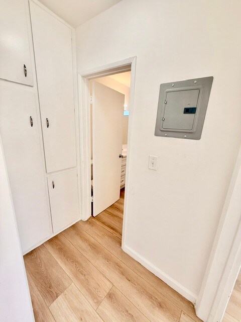 1 BD / 1 BA - Lindley Garden Apartments