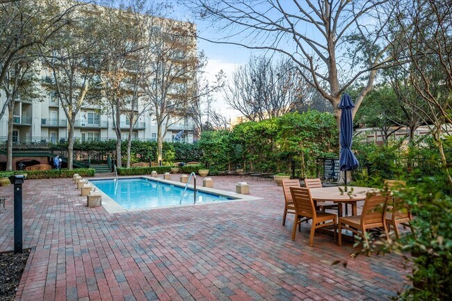 Building Photo - 5055 Addison Cir