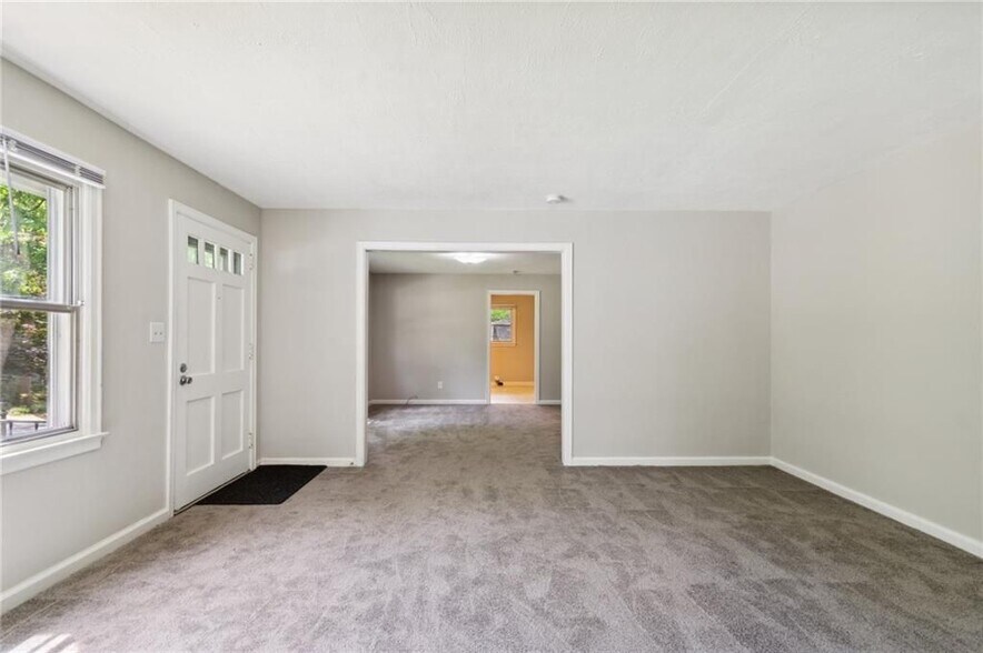 Building Photo - 1682 Bridgeport Dr NE