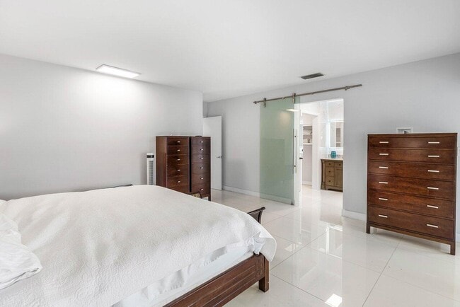 Building Photo - 900 Marble Way