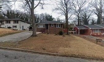 Building Photo - 2786 Dearwood Dr SW