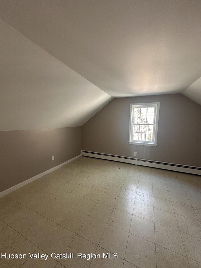 Building Photo - 694 Dugway Rd