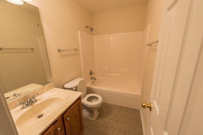 Building Photo - 894 Tulane Rd