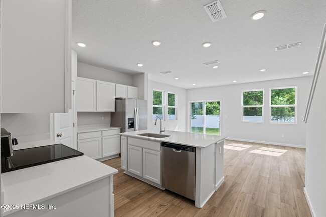 Building Photo - 111 Brazil Nut Cir