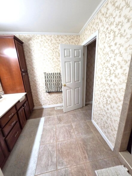 Building Photo - 4 Smithfield Rd