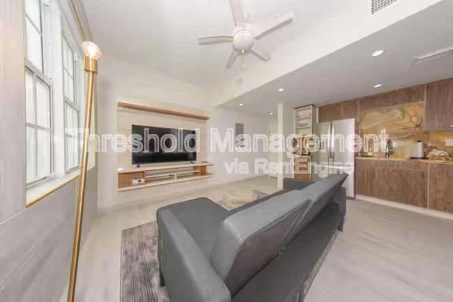 Building Photo - 820 Ocean Dr