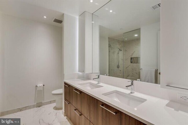 Building Photo - 1650 Silver Hill Dr