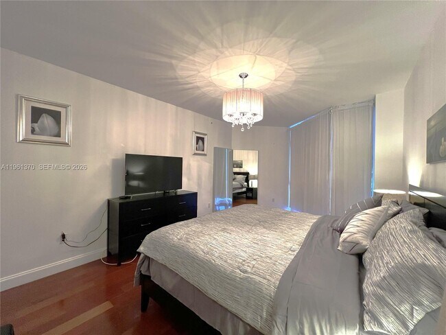 Building Photo - 9559 Collins Ave