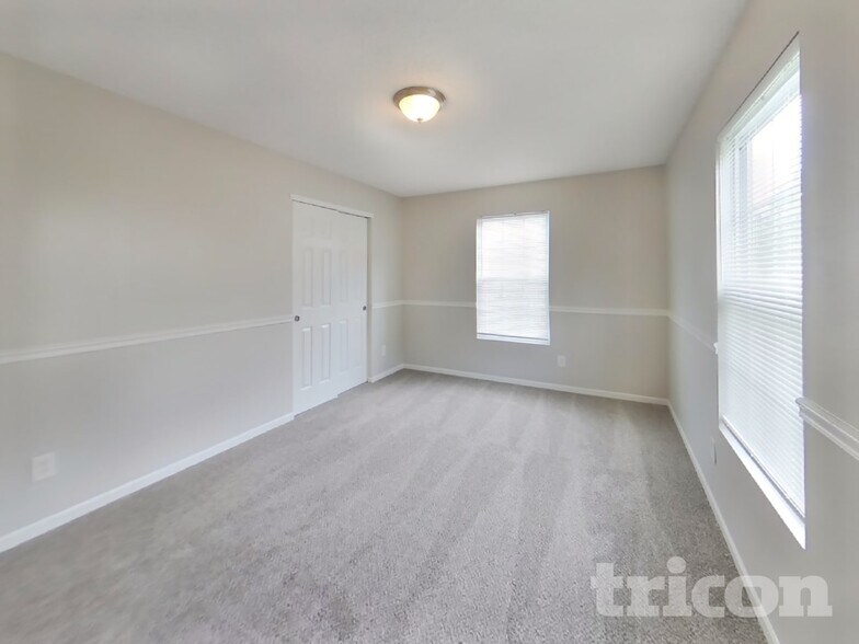 Building Photo - 678 Runnymede Ct