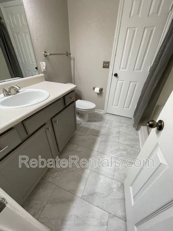 Building Photo - 7800 Point Meadows Dr