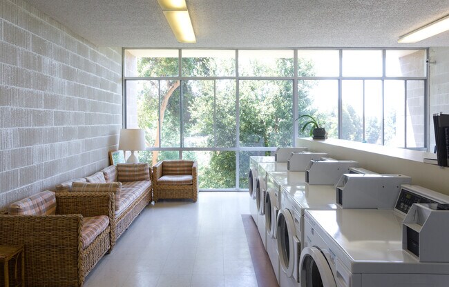 Laundry 2 - 1 Kelton Ct