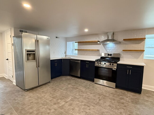 Building Photo - 102 S Raleigh Ave