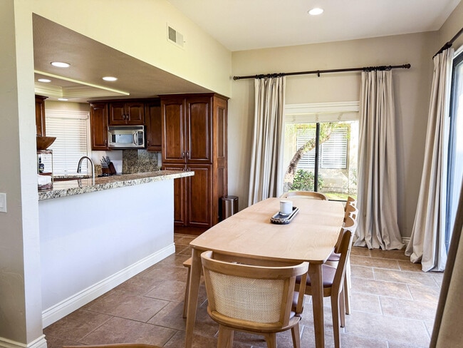 Building Photo - 54974 Oak-Tree