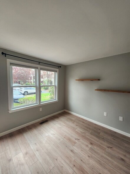 Building Photo - 236 Bartemus Trl
