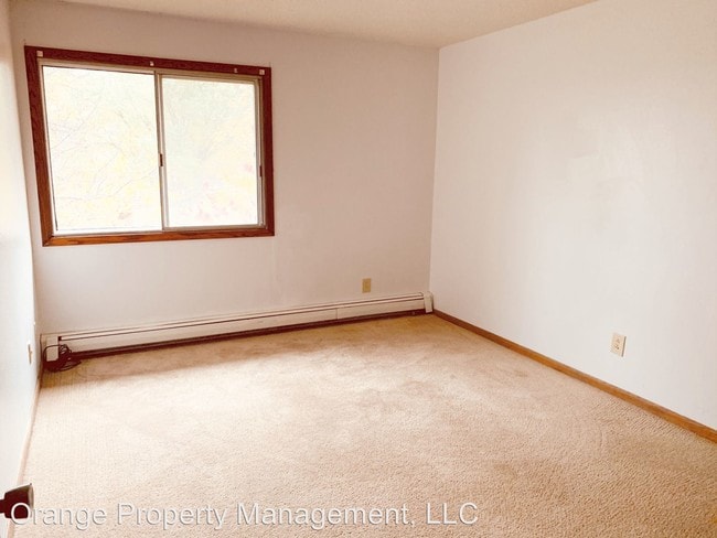 Building Photo - 1200 Meadowbrook Dr