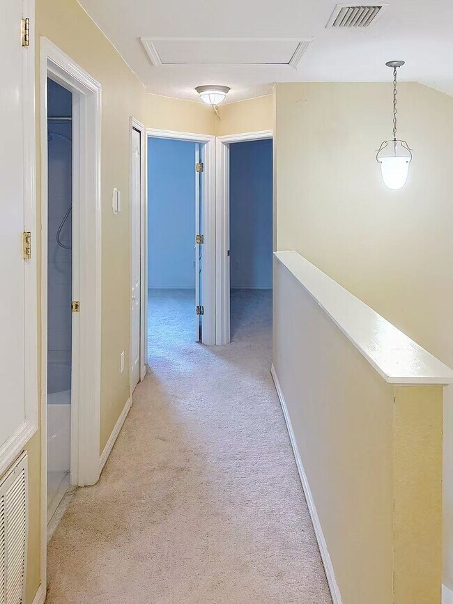 Building Photo - 12509 Lake Vista Dr