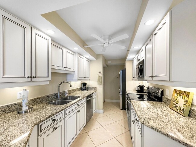 Building Photo - 3000 N Ocean Dr