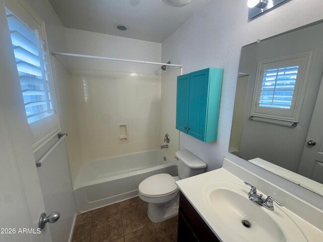 Building Photo - 2896 Claire Dr