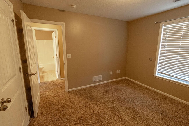 Building Photo - 4207 Black Tail Dr