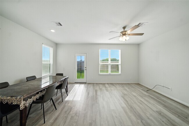 Building Photo - 1538 Revolution Way
